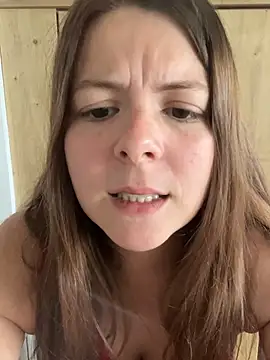 Snapshot of Nina_blain chatting on May 5, 2026, 10:34 am Nina blain online show from May 5, 2026, 10:34 am