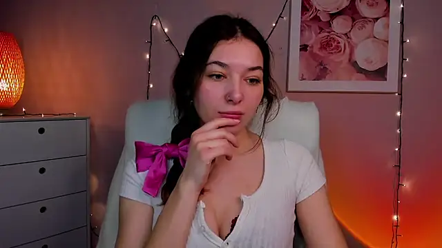 Meagn Extasy online show from March 18, 2025, 7:30 am