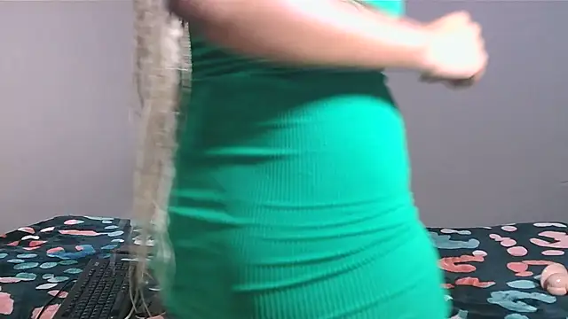 MissHornyChristian25 online show from November 17, 2025, 9:31 pm