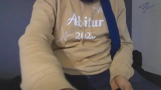 HornyBoy  2004 online show from December 17, 2025, 7:47 am