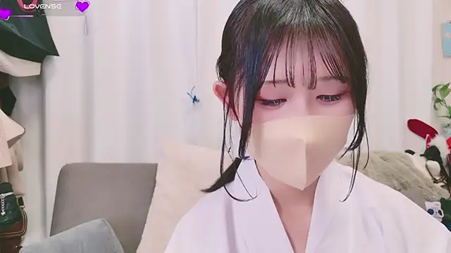 Snapshot of Conatsu chatting on December 31, 2024, 1:08 pm Conatsu online show from December 31, 2024, 1:08 pm