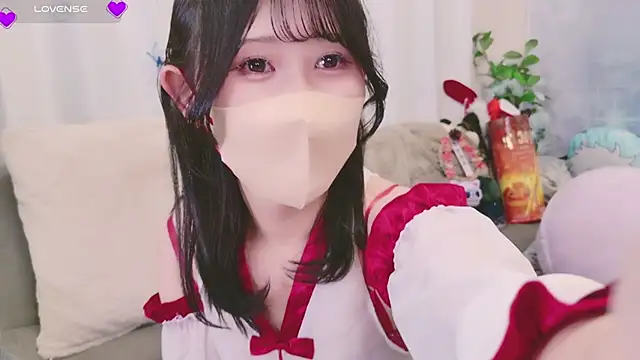 Snapshot of Conatsu chatting on January 1, 2025, 12:44 pm Conatsu online show from January 1, 2025, 12:44 pm