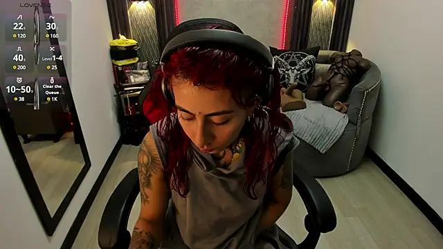 selene red  online show from March 13, 2025, 12:46 pm