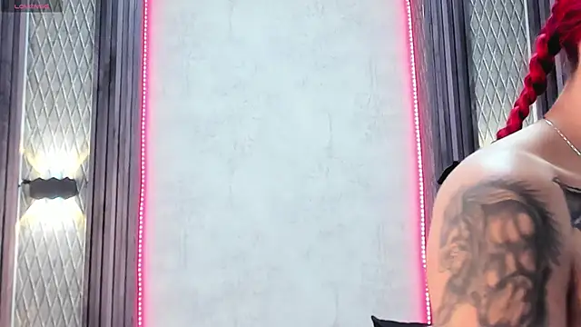 selene red  online show from March 15, 2025, 10:35 am