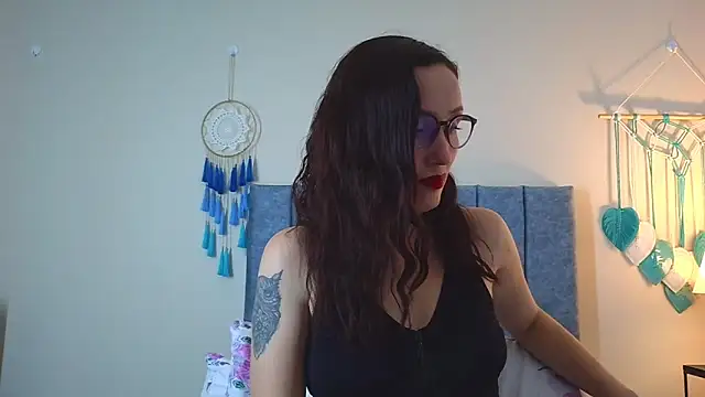 IberianMoonMK online show from October 30, 2025, 6:08 pm