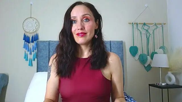 IberianMoonMK online show from November 8, 2025, 5:45 pm