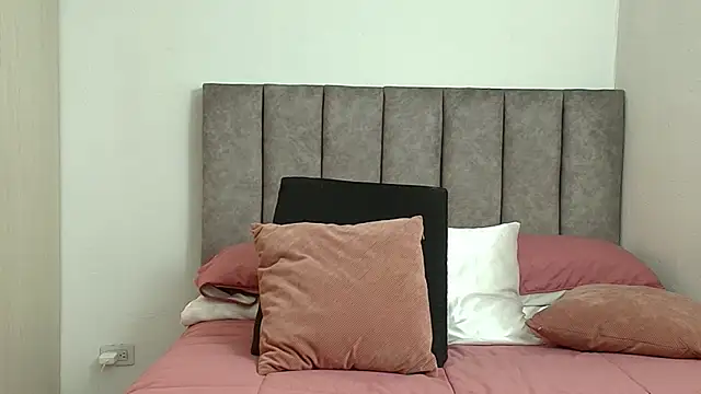 Snapshot of karina_lewis_ chatting on May 23, 2026, 4:50 am karina lewis online show from May 23, 2026, 4:50 am
