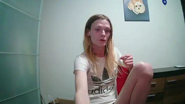 emma neko online show from March 22, 2026, 8:34 pm