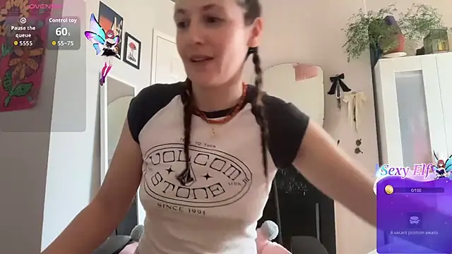 Littlelolo60 online show from February 10, 2026, 12:53 pm