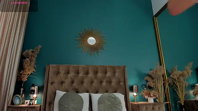 AprilWong online show from March 2, 2025, 12:22 pm