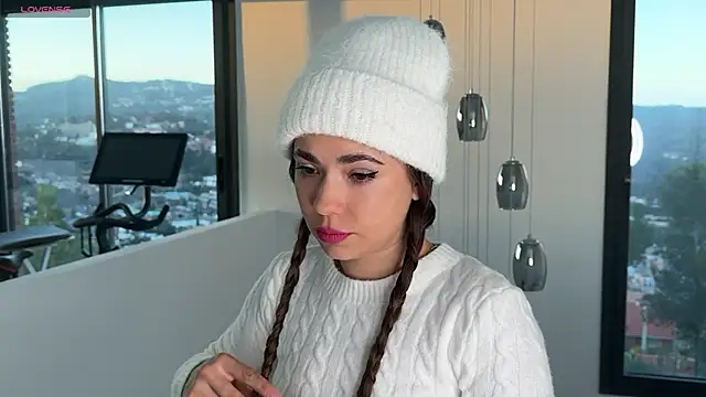 Snapshot of Mika_Miller chatting on December 19, 2024, 4:13 pm Mika Miller online show from December 19, 2024, 4:13 pm