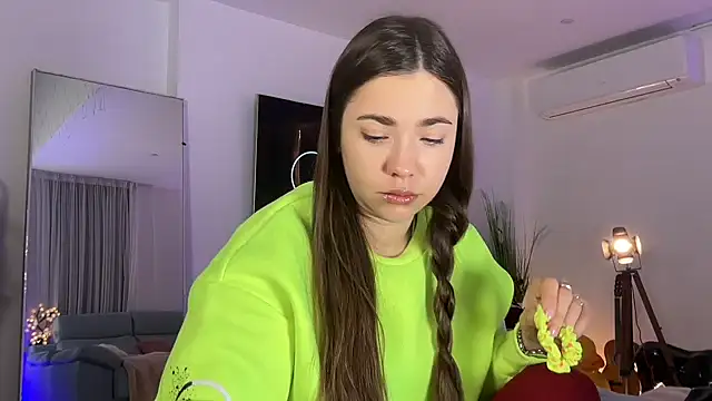 Mika Miller online show from February 3, 2026, 8:14 pm