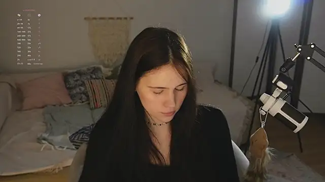 jennetdoll online show from April 19, 2026, 6:54 pm