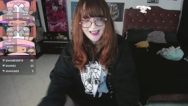 Snapshot of Avril2001 chatting on December 18, 2024, 3:04 am Avril2001 online show from December 18, 2024, 3:04 am