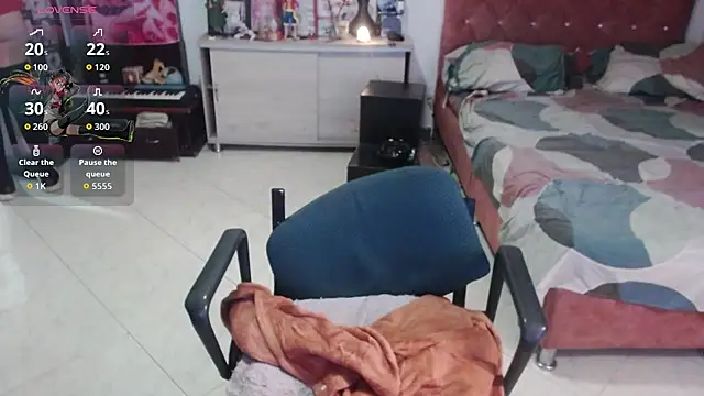 Snapshot of Avril2001 chatting on October 24, 2025, 2:30 am Avril2001 online show from October 24, 2025, 2:30 am