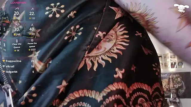 Snapshot of Avril2001 chatting on December 1, 2025, 3:11 am Avril2001 online show from December 1, 2025, 3:11 am