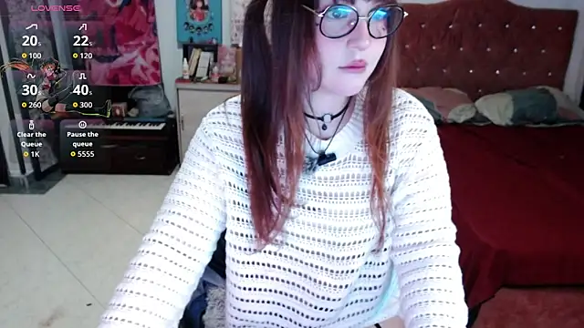 Snapshot of Avril2001 chatting on December 19, 2025, 4:30 am Avril2001 online show from December 19, 2025, 4:30 am