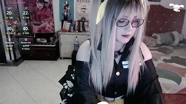 Snapshot of Avril2001 chatting on March 18, 2026, 5:43 am Avril2001 online show from March 18, 2026, 5:43 am