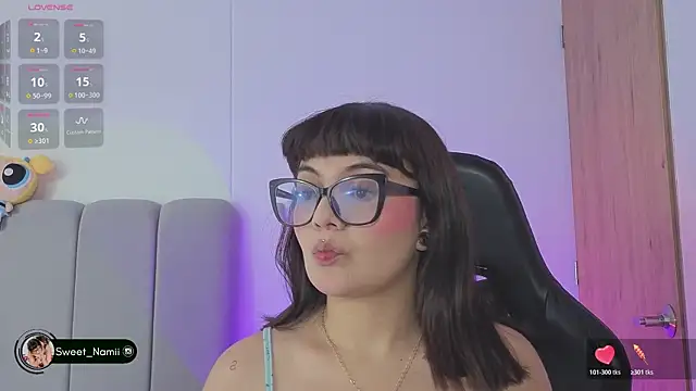 Snapshot of Sweet_Namii chatting on June 18, 2026, 8:13 pm Sweet Namii online show from June 18, 2026, 8:13 pm