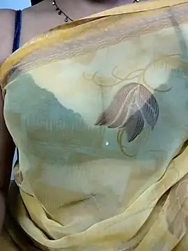 Snapshot of VR_here_4U chatting on October 5, 2025, 12:03 pm VR here 4U online show from October 5, 2025, 12:03 pm