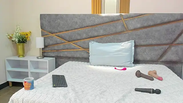 Julia Gomes online show from November 1, 2025, 7:27 pm