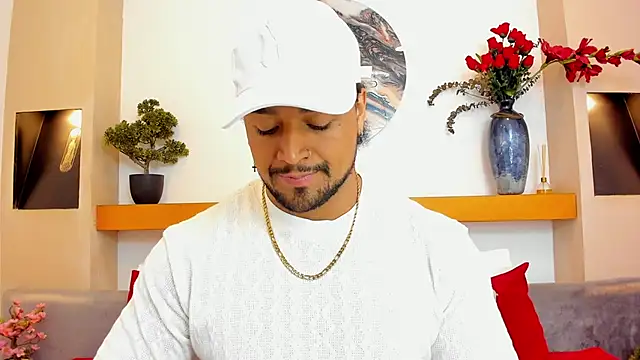 MikeEstevess online show from December 5, 2024, 10:56 pm