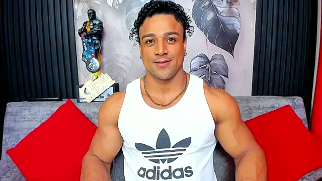 MikeEstevess online show from November 17, 2025, 10:32 am