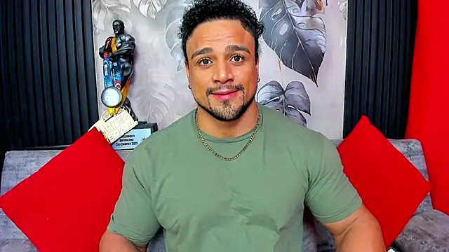 MikeEstevess online show from December 22, 2025, 9:39 am