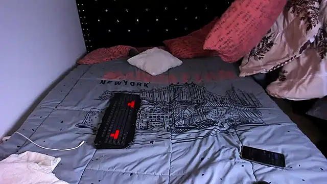 valerie luxe  online show from January 17, 2025, 4:39 am