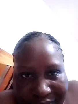 Snapshot of creamy_sweetlove chatting on January 18, 2026, 10:19 am creamy sweetlove online show from January 18, 2026, 10:19 am