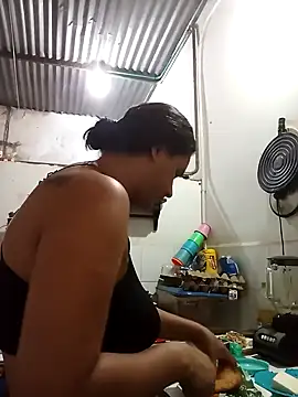 Snapshot of Andreita_95 chatting on November 14, 2025, 11:53 am Andreita 95 online show from November 14, 2025, 11:53 am