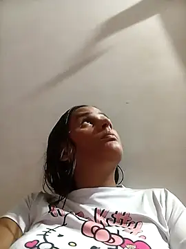 Snapshot of Andreita_95 chatting on December 13, 2025, 8:25 pm Andreita 95 online show from December 13, 2025, 8:25 pm