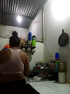 Snapshot of Andreita_95 chatting on January 13, 2026, 11:54 pm Andreita 95 online show from January 13, 2026, 11:54 pm