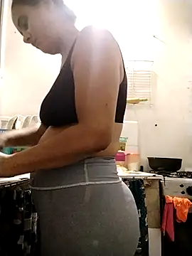 Snapshot of Andreita_95 chatting on February 11, 2026, 12:26 am Andreita 95 online show from February 11, 2026, 12:26 am