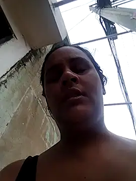 Snapshot of Andreita_95 chatting on February 15, 2026, 12:03 pm Andreita 95 online show from February 15, 2026, 12:03 pm