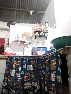 Snapshot of Andreita_95 chatting on February 18, 2026, 9:49 am Andreita 95 online show from February 18, 2026, 9:49 am