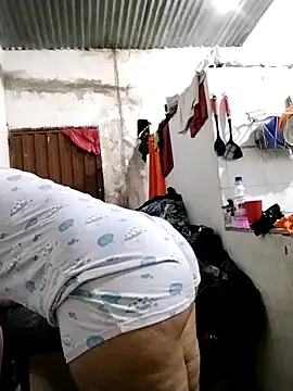 Snapshot of Andreita_95 chatting on February 26, 2026, 10:36 am Andreita 95 online show from February 26, 2026, 10:36 am