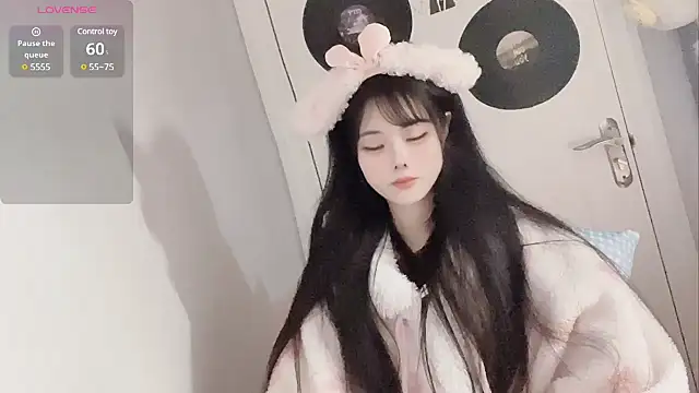 Qedgjwyz1 online show from February 22, 2025, 1:57 pm