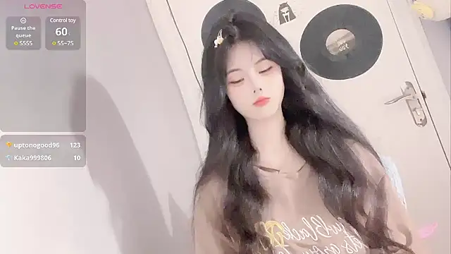 Qedgjwyz1 online show from March 12, 2025, 10:50 pm