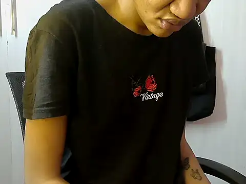 Destiny Desire online show from September 29, 2025, 9:47 am