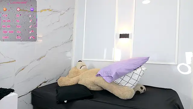 zorravioletta1 online show from February 10, 2026, 11:36 am