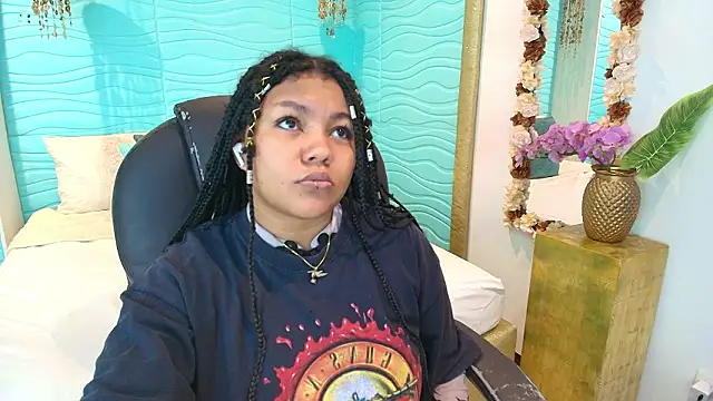 cherry chel online show from March 19, 2026, 8:24 pm