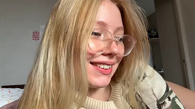 HoneyAudrey online show from September 14, 2025, 2:33 am