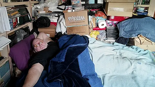 hadeszeuss2 online show from February 10, 2026, 2:43 pm