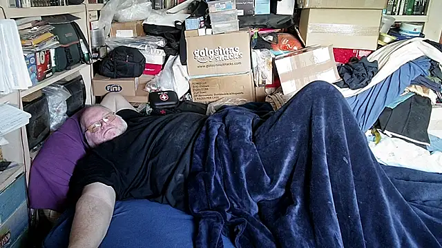 hadeszeuss2 online show from March 6, 2026, 3:19 pm