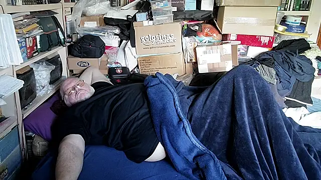 hadeszeuss2 online show from March 13, 2026, 3:18 pm