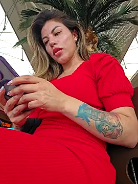 Karen San Miguel online show from November 26, 2025, 8:32 pm