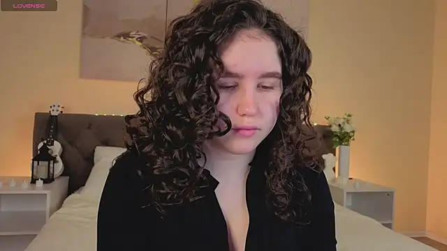 Ariella Sol online show from November 14, 2025, 1:04 am