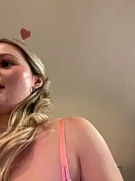 Snapshot of LoveShae_ chatting on February 15, 2025, 1:31 am LoveShae  online show from February 15, 2025, 1:31 am