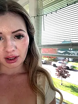 Snapshot of LoveShae_ chatting on October 3, 2025, 5:54 pm LoveShae  online show from October 3, 2025, 5:54 pm